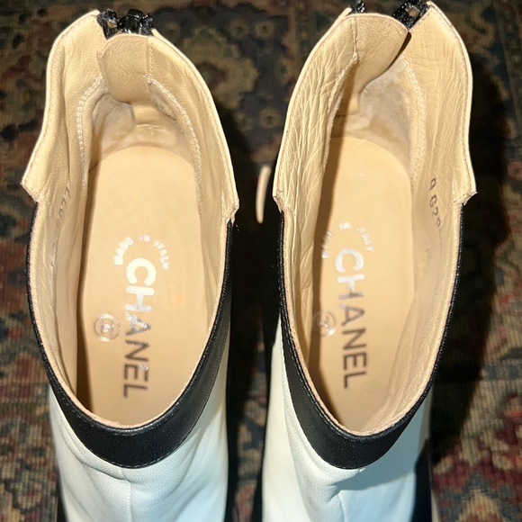 CHANEL 3 Tone boot - Picture 4 of 10